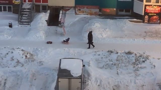 Необычная поездка на санках (Барнаул) смотреть онлайн