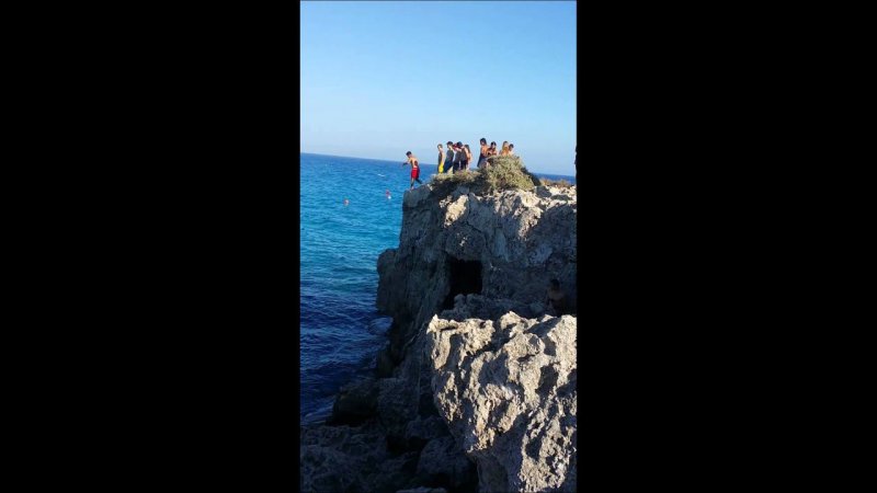 Кипр прыжки в море со скалы