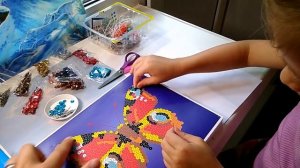 Картина из пайеток чем занять ребенка дома