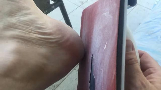 Чистка пяток наждачкой смотреть онлайн