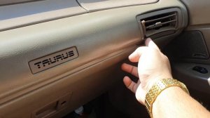 1994 Ford Taurus Start Up, Engine and Walkaround in Brazil, Serra City, Espírito Santo State