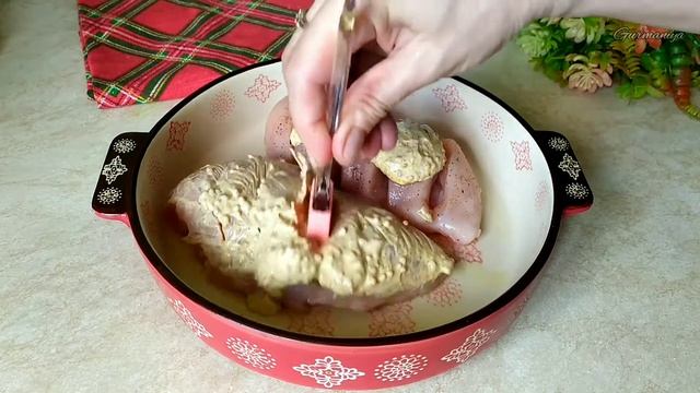 Просто объедение! Рецепт самого сочного и вкусного куриного филе в духовке