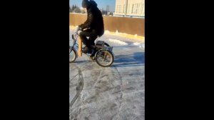 ДРИФТ НА ВЕЛОСИПЕДЕ С КОЛЯСКОЙ НА КАТКЕ!!!