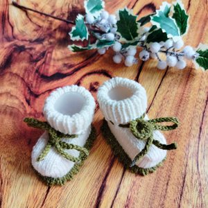 Вязаные пинетки для новорожденного