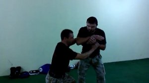 Видеоурок 7.Болевой на кисть из захвата. РУБИ ( русский стиль , рукопашный бой ). Харьков.