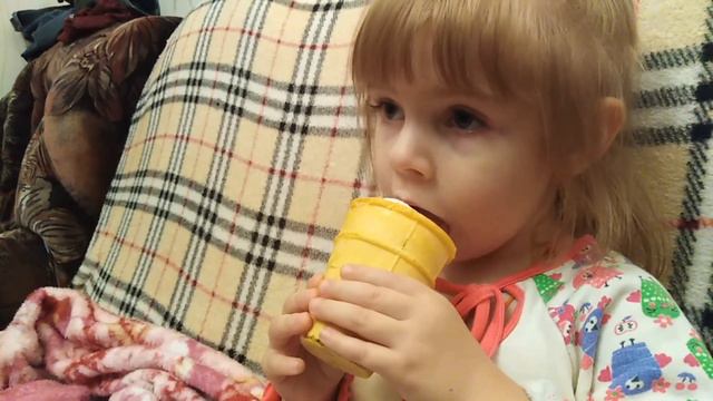 ДЕТСКИЕ будни//Настя помощница//Немного КОТИКОВ смотреть онлайн