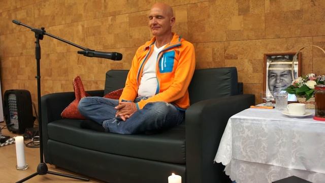 Настоящая тишина с Мадукаром (Сатсанг 2.9.14, часть 1) смотреть онлайн