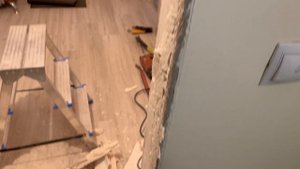 Распаковка, сборка и монтаж входной металлической двери Стальная Линия на объекте клиента