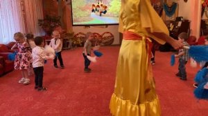 Танец "Дождинки" ( Ю. Селиверстова) Группа №10 "Солнечные зайчики"