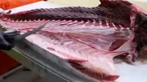 Как разделяют голубого тунца.街頭食品. Разделка тунца.