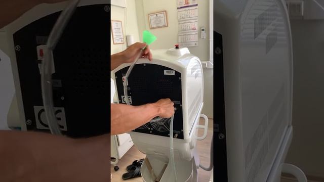 Замена дистиллированной воды в лазере FG2000B смотреть онлайн