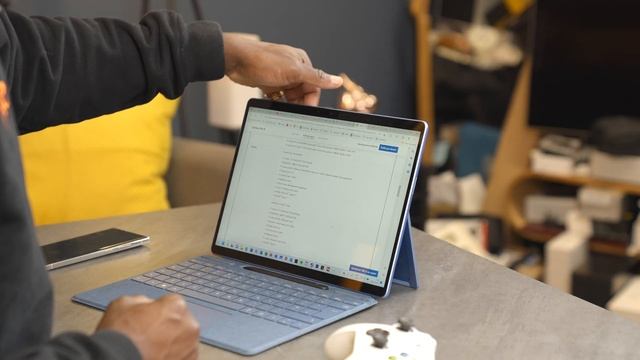 Microsoft Surface Pro 9 Review - Is It Best 2 in 1 Laptop? смотреть онлайн