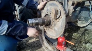 ЗИЛ-157.Потрепанный судьбой. Ремонт ступицы.