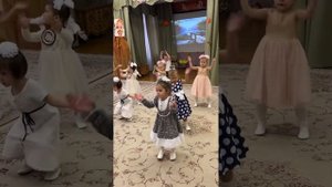 Танец для ясельной группы «Виноватая тучка»