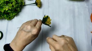 Композиция из бисера. Георгины, розы, хризантемы Цветы из бисера\Master diy  канзаши