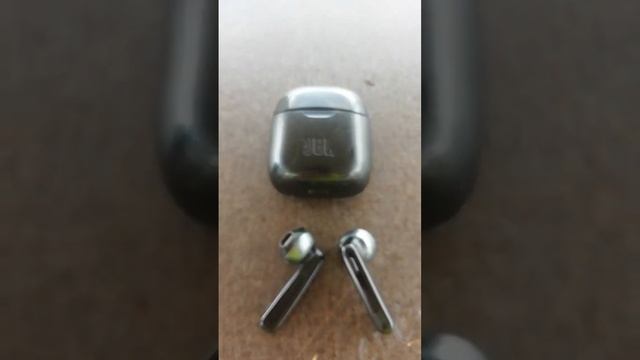 Сопряжение наушников JBL 225TWS (МЕЖДУ СОБОЙ)!!! смотреть онлайн