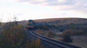 Маневровый тепловоз с грузовым поездом. ЧМЭ3-5535. Бессарабка