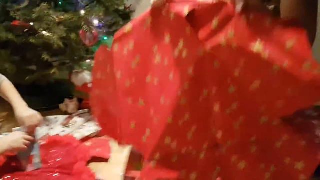 2017.01.01 Новый год в Германии. Подарки под ёлочкой! смотреть онлайн