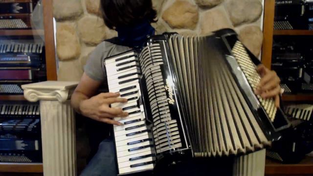 3926 - Black Hagstrom Piano Accordion LMMH 41 120 $799 смотреть онлайн