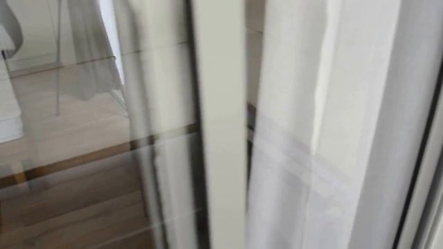 Раздвижные алюминиевые двери в квартире