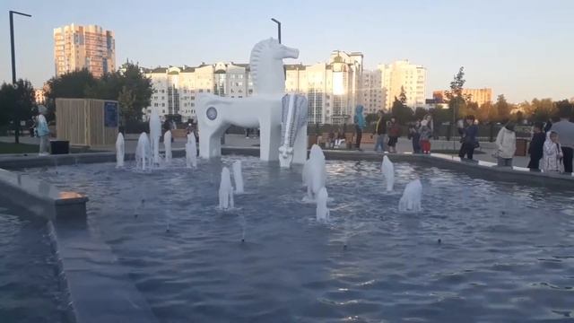 Фонтан "Пьющие лошади" (Орёл) (1080p) смотреть онлайн