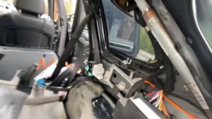 Porsche Cayenne 958 пропадает звук и где стоит штатный усилитель звука Bose. Попадает вода.