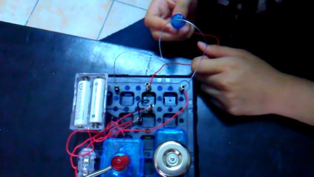 Wire Loop Game Pt. 1 смотреть онлайн