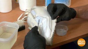 Как почистить белые кроссовки. Доброе утро. Фрагмент выпуска от 25.10.2022