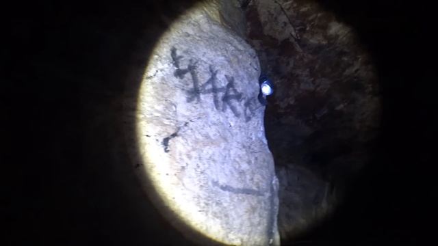 Застрял в пещере смотреть онлайн