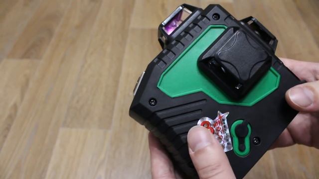 Зелёный лазерный уровень с Алиэкспресс Clubiona ZKLL12GH 3D Green 3х360