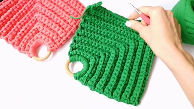 Прихватка, подставка под горячее из трикотажной пряжи. Для кухни. смотреть онлайн