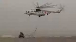 ми26(Russia)Чинук(America USA)army military Авганестане!Helicopter Mil Mi 26 picks up a The B