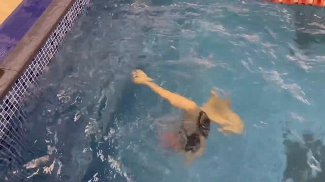 Новые трюки🤸🏻🏊🏻♀️