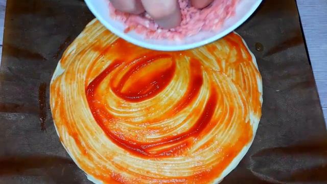 Пицца из готового слоёного теста ! Пицца Цветочек из 4х ингредиентов!