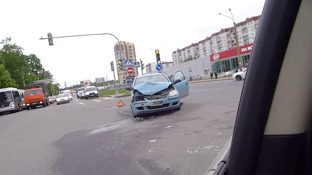 ДТП - столкновение двух автомобилей на Выборгском шоссе смотреть онлайн