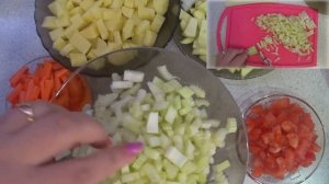 ? Лёгкий суп с куриной грудкой и сельдереем