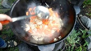 Готовим дома - в казане гречку с курицей с отличной приправой.