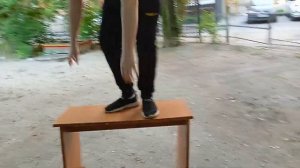 сломал парту