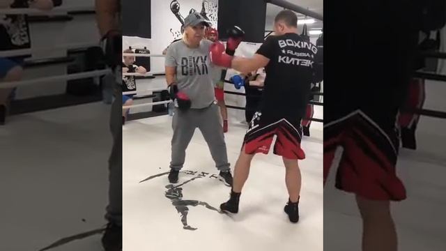 Дублирующий боковой со смещением с линии атаки смотреть онлайн