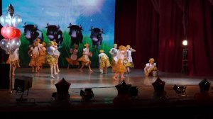 Танец "Молочные дела", в исполнении образцового коллектива "Ансамбль эстрадного танца "Аssоль"