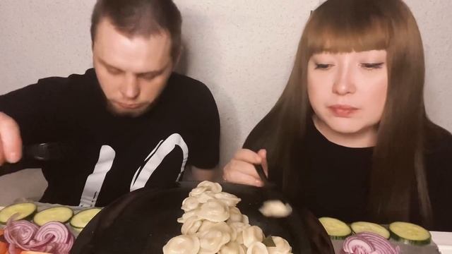 МУКБАНГ пельмени  MUKBANG dumplings