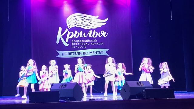 Ансамбль "ФА-ЛЯ-ДОЛЬКИ", ДВС "Звонче!" "Соседи" смотреть онлайн