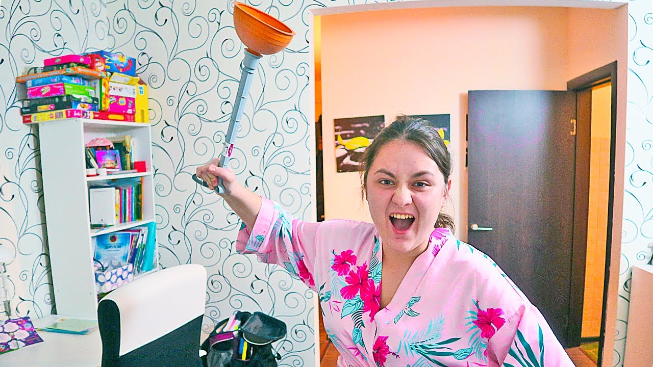 Мать школьника чуть не ПРИБИЛА меня вантузом. смотреть онлайн