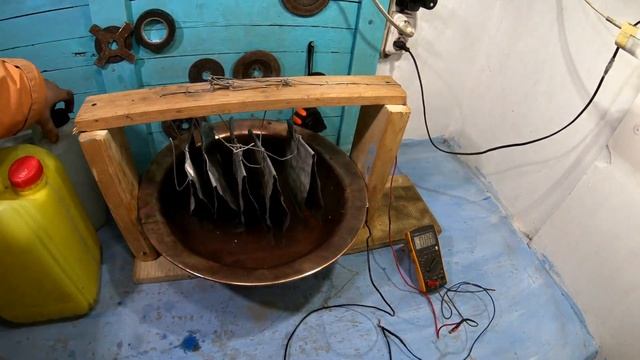 Электричество из медного таза! Гальваническая батарея на 3А смотреть онлайн