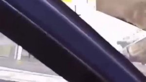 Оползень снес жд вагоны с путей во время движения.