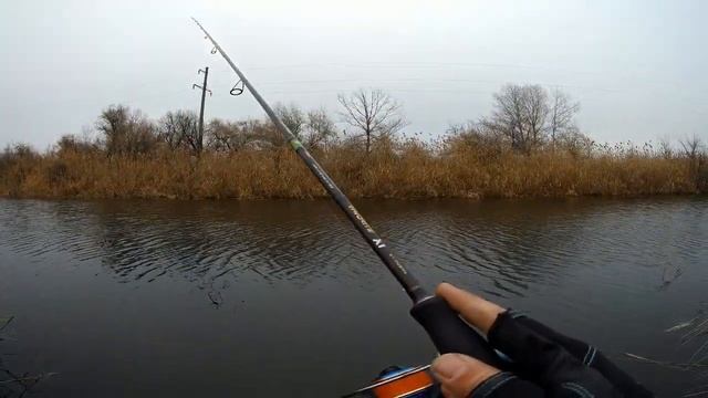 ЗИМНИЙ СПИНИНГ 2021г. судачки, щучка, окуньки на малой речке смотреть онлайн