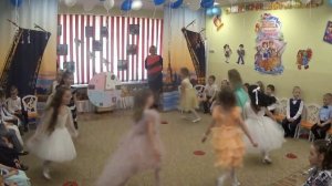 Танец статуй летнего сада выпускной в детском саду.#выпускнойвдетскомсаду