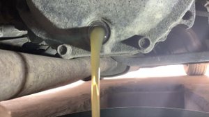 Infiniti fx35 fx45 fx37 qx70 how to change oil in rear gearbox замена масла в заднем редукторе