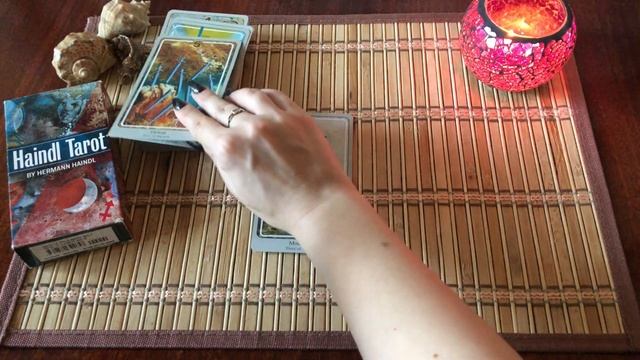 Четверка Мечей в колоде Таро Хейндля | Значение карт Таро | Таро 2021 смотреть онлайн