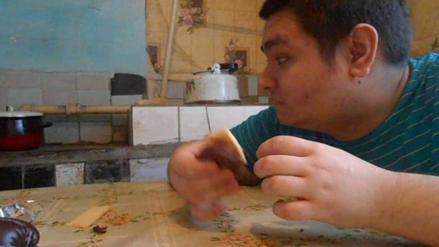 бутерброд колбаса конфета и сыр смотреть онлайн